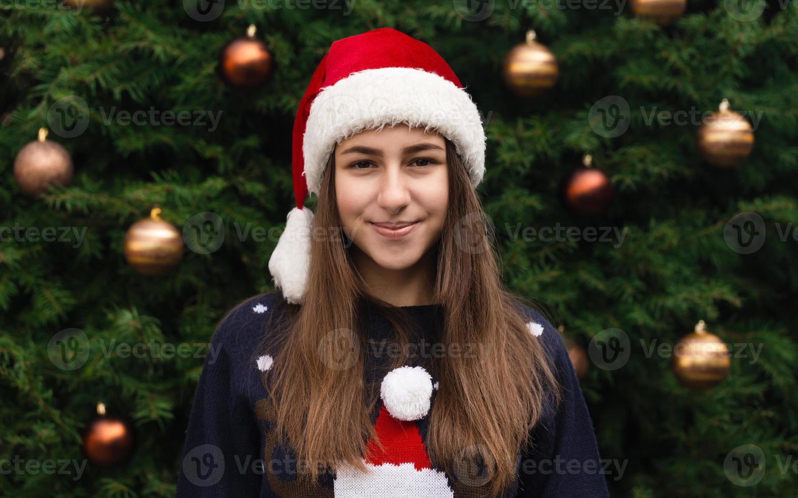 femme de noël rêveuse photo