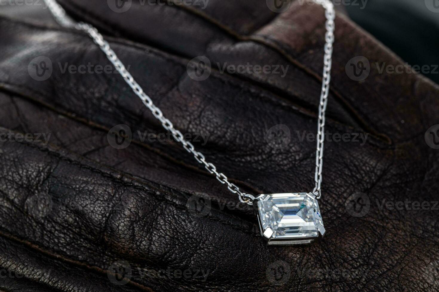 blanc or diamant pendentif Collier photo