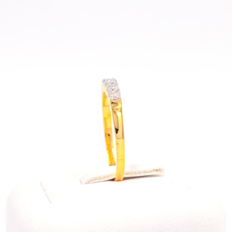 bague en diamant en or 9 carats photo