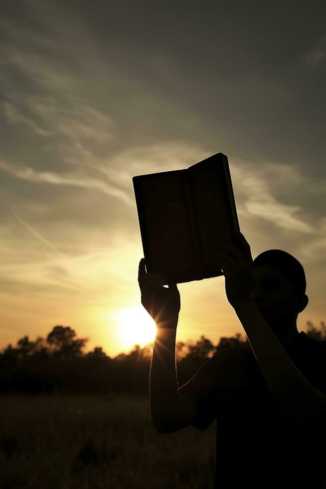 Bible, femmes en train de lire de le saint Bible, produire ai photo