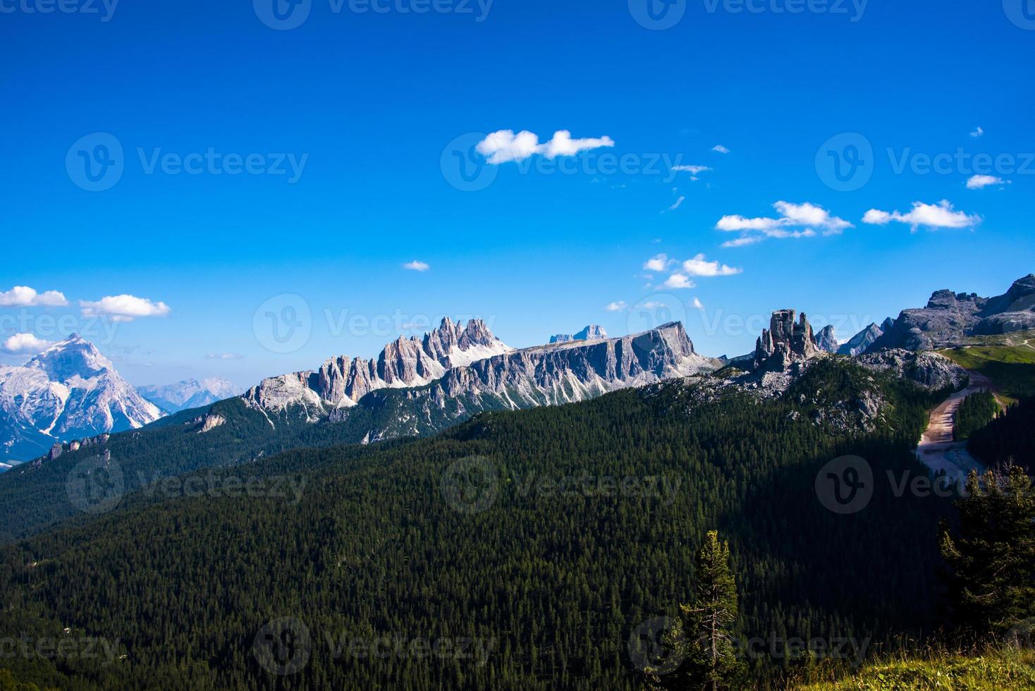 Pics des dolomites de Cortina d'Ampezzo à Belluno, Vénétie, Italie photo