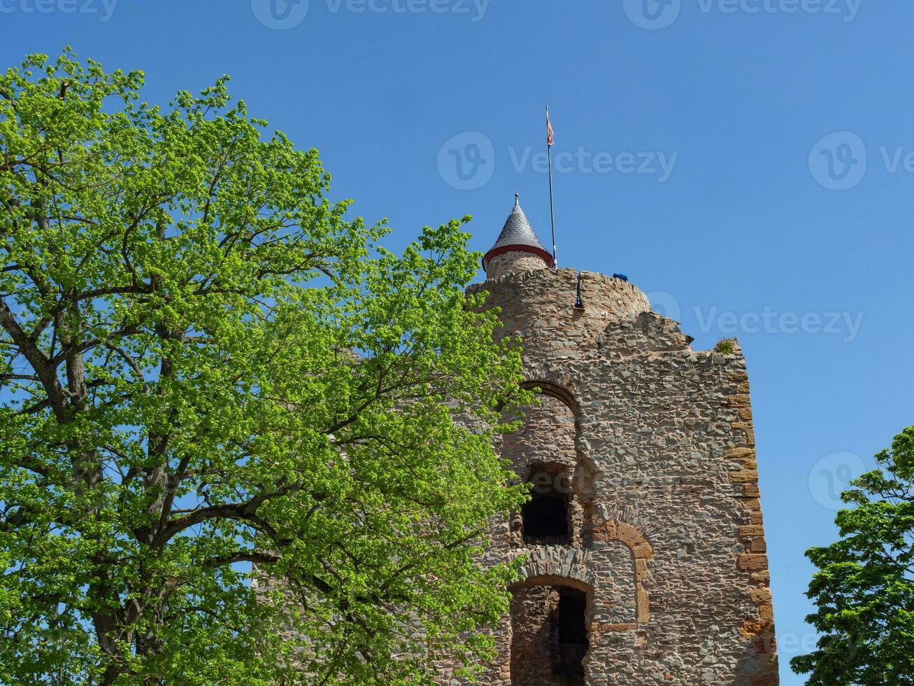 le petit ville de Sarrebourg à le Sarre rivière dans Allemagne photo