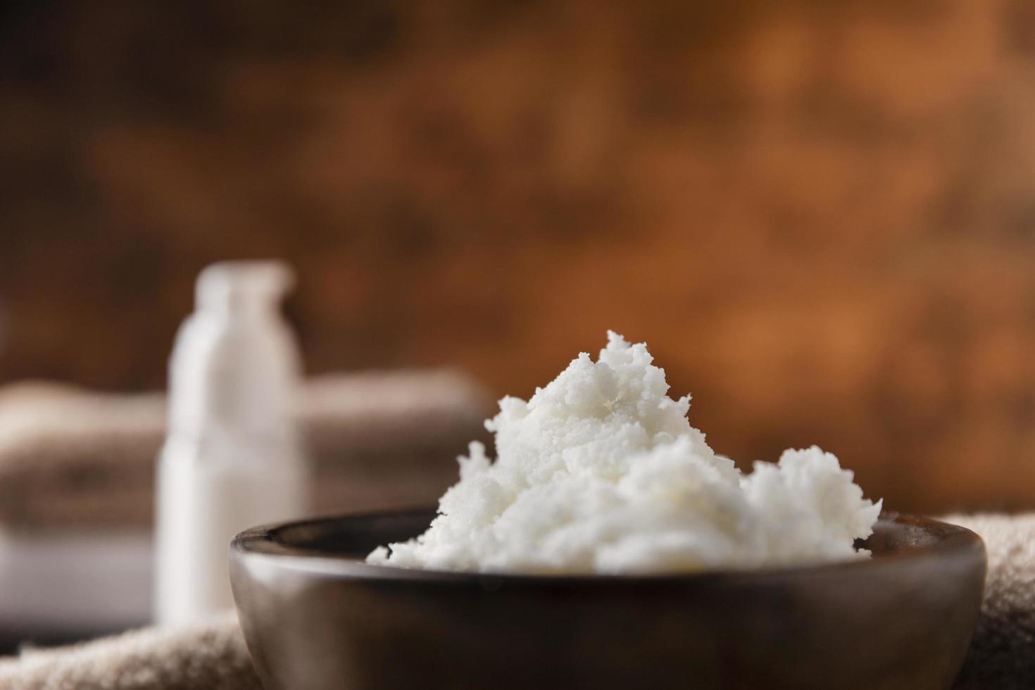 fond d'assortiment de soins de beauté au beurre de karité photo