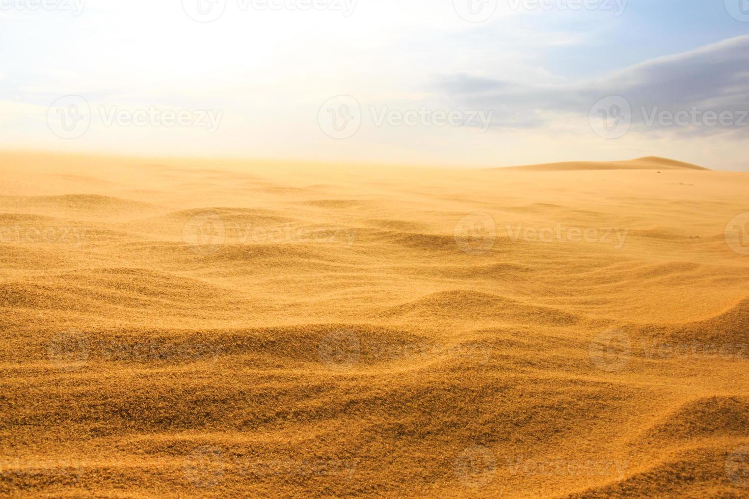 vague sur le désert mui ne desert sud vietnam photo