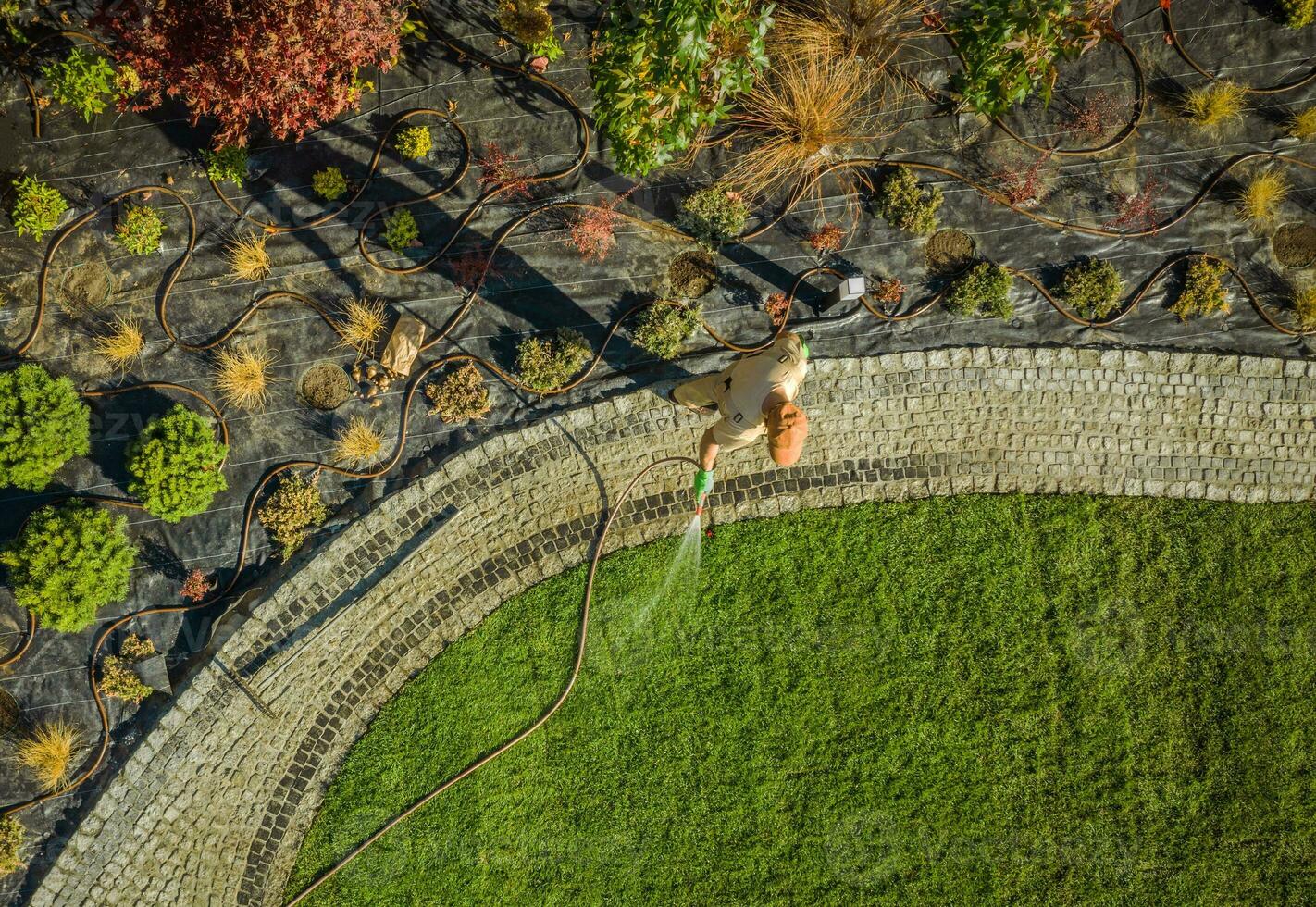 jardin industrie ouvrier arrosage nouvellement installée Naturel herbe photo