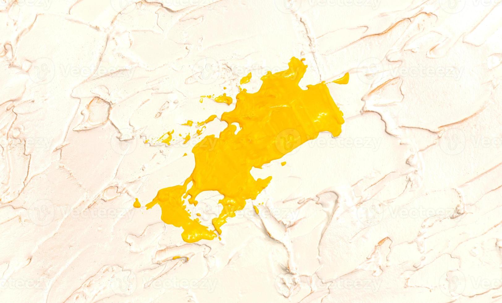 Fond de texture de coup de pinceau de peinture d'aquarelle jaune photo