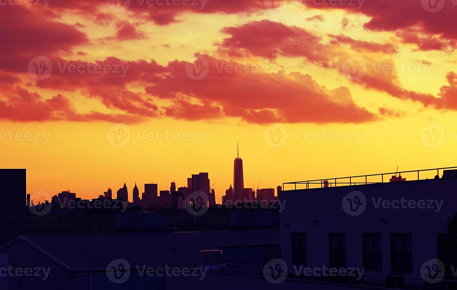 Skyline de New York au coucher du soleil photo