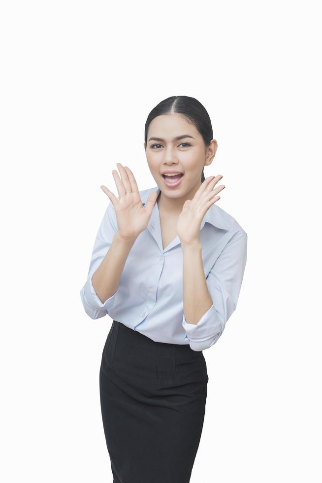 femme d'affaires montrer quelque chose d'isolé sur fond blanc beauté asiatique photo