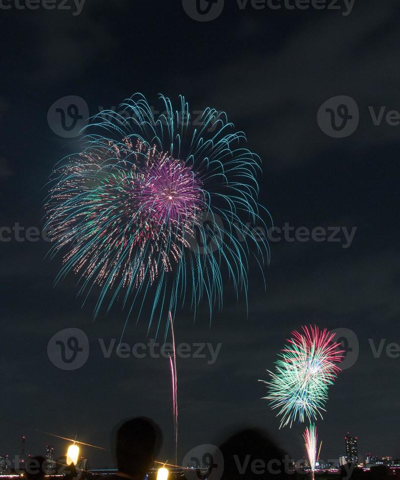 festival de feux d'artifice en été à tokyo photo