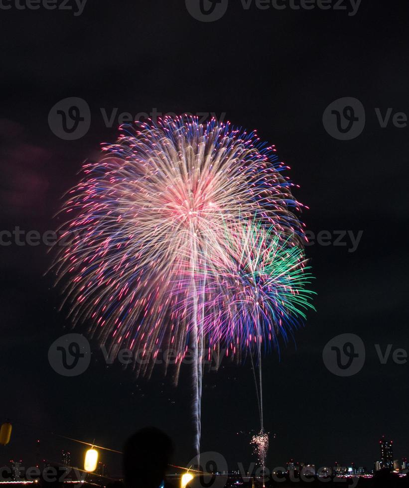 festival de feux d'artifice en été à tokyo photo