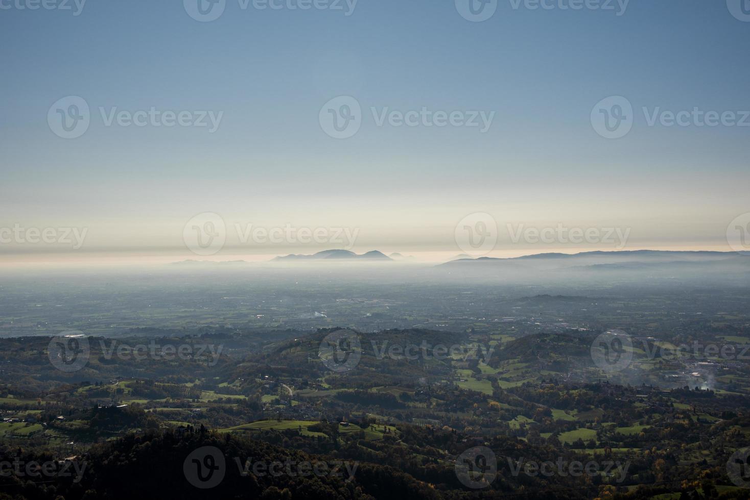 les collines euganéennes au loin photo