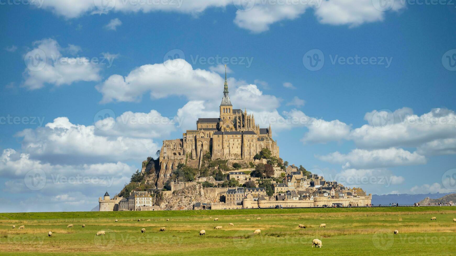 mont saint-michel forteresse monastère dans France photo