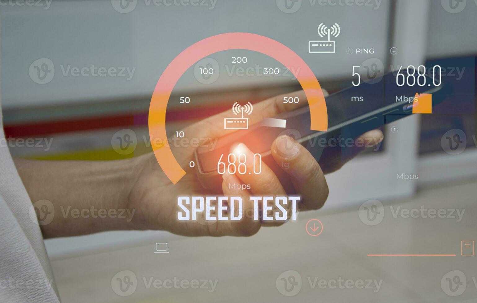 vite l'Internet lien test de rapidité réseau largeur de bande La technologie homme en utilisant haute la vitesse l'Internet avec téléphone intelligent et portable ordinateur. 5g qualité, la vitesse optimisation. photo