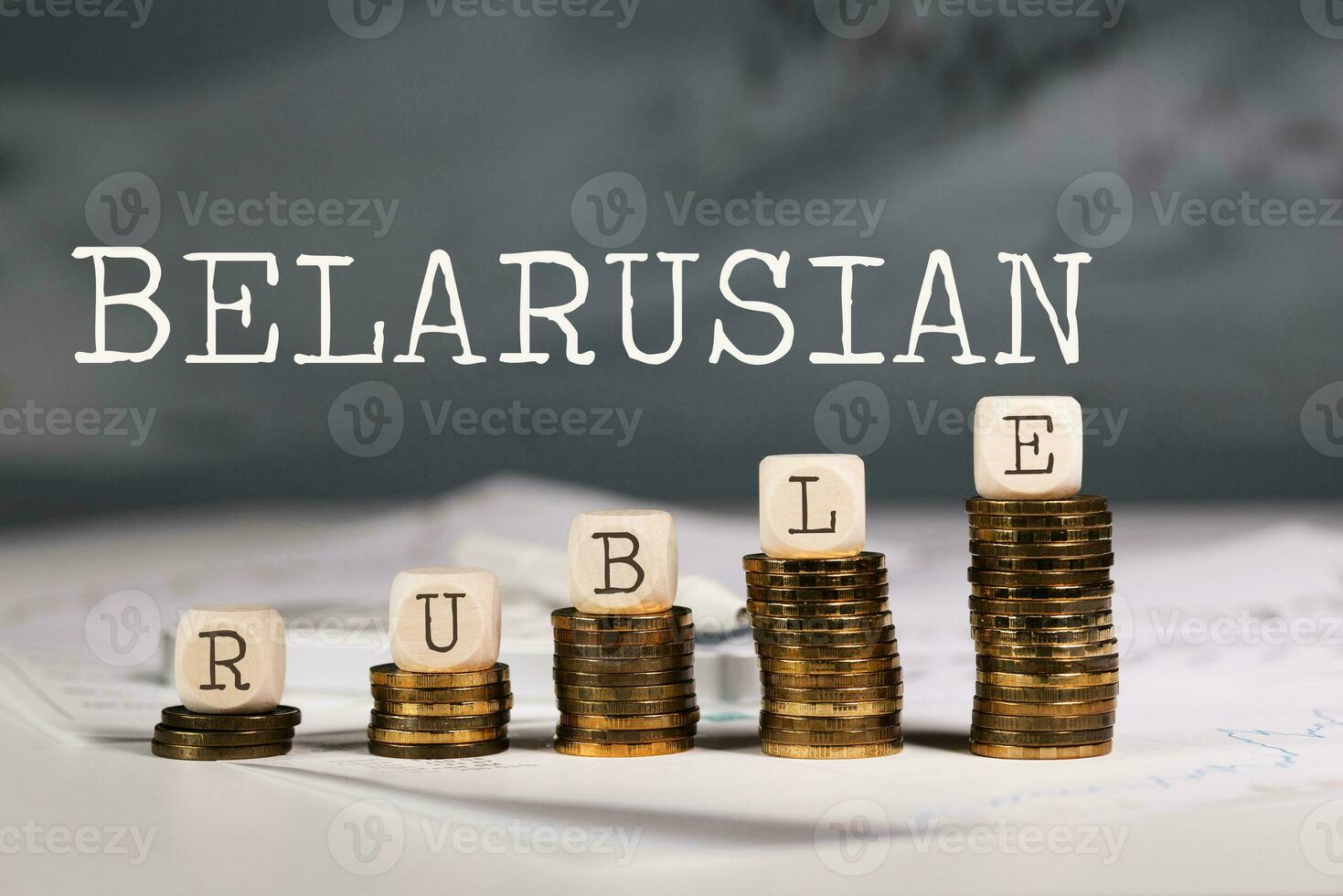 mot biélorusse rouble composé de en bois des lettres. photo