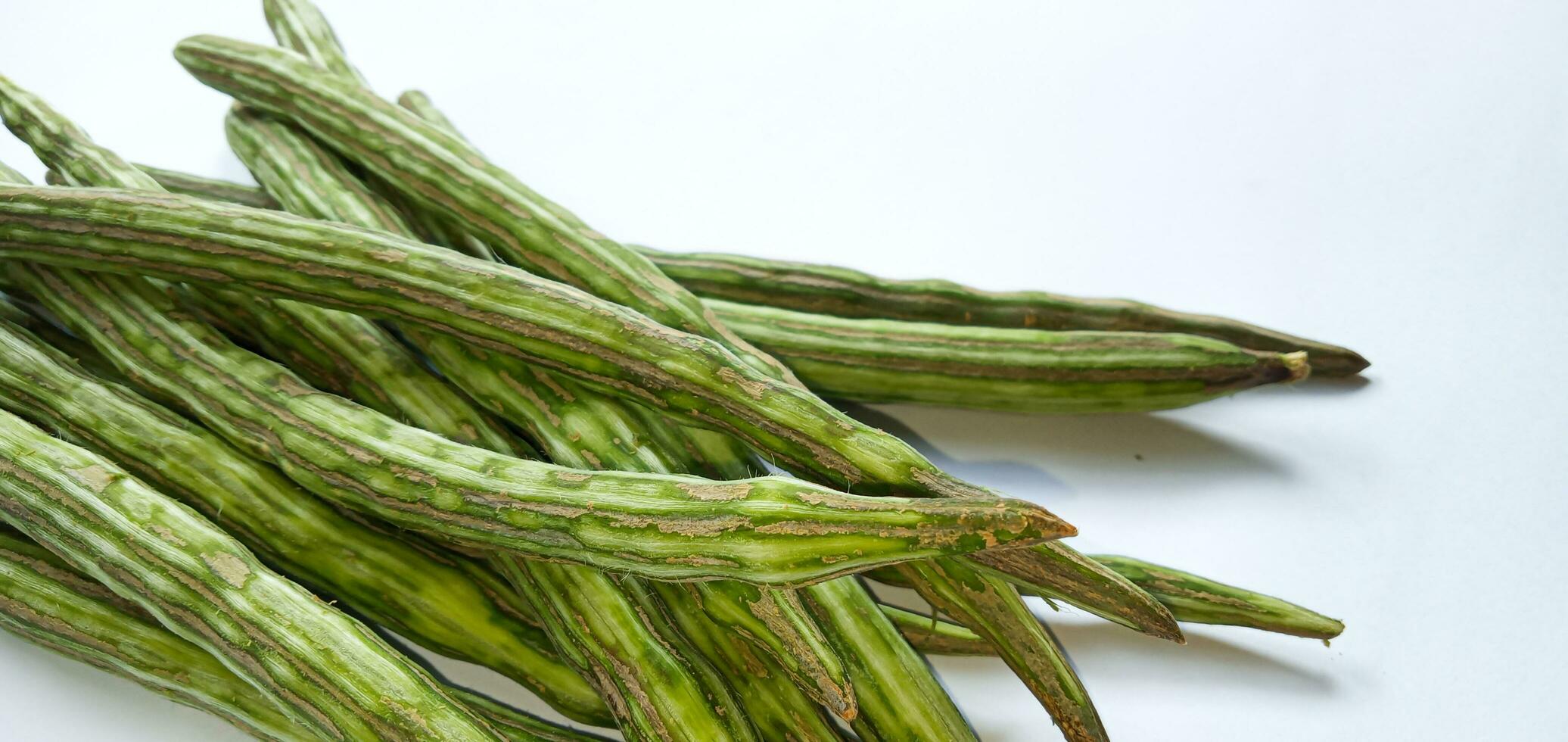 en bonne santé vert végétalien super nourriture- Frais récolté biologique moringa, limaran, ben-huile, tambour bâton, Raifort arbre, ou malung-gay légume. dans Indonésie cette légume est appelé sayur klentang. photo