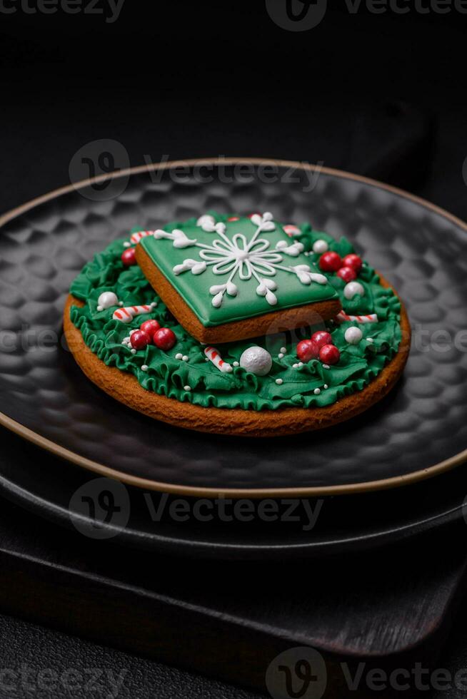 magnifique Noël ou Nouveau année coloré fait maison pain d'épice biscuits photo