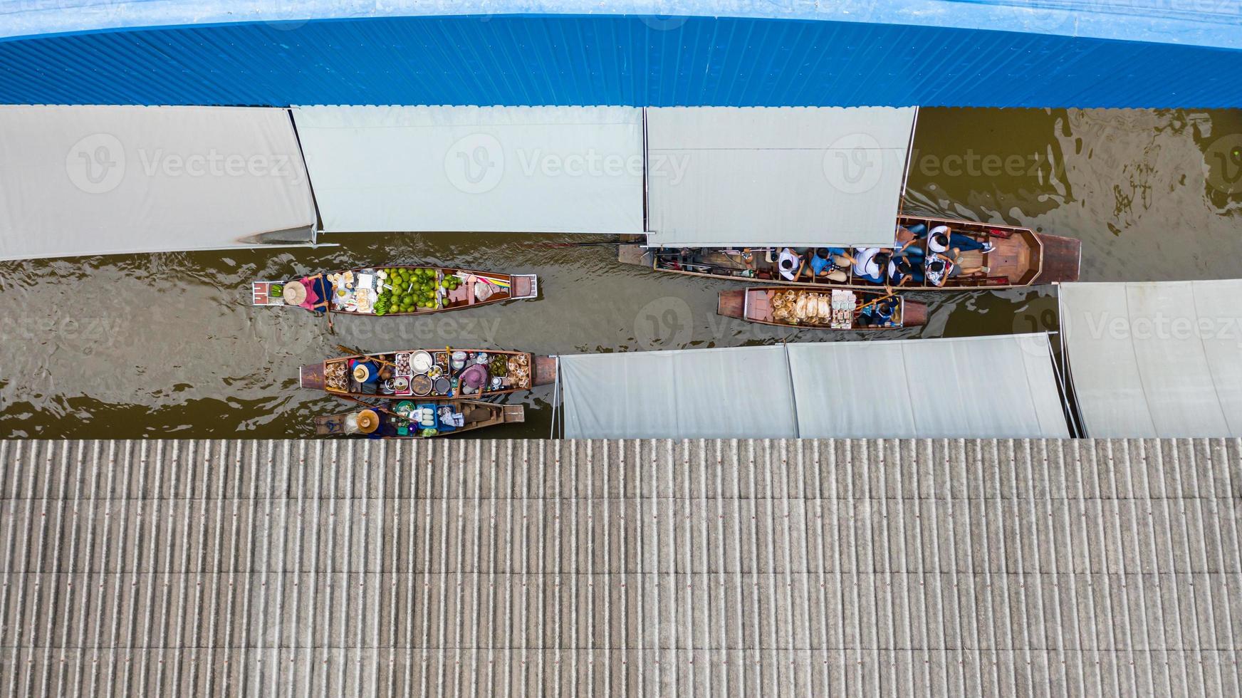 vue aérienne du marché de l'eau photo