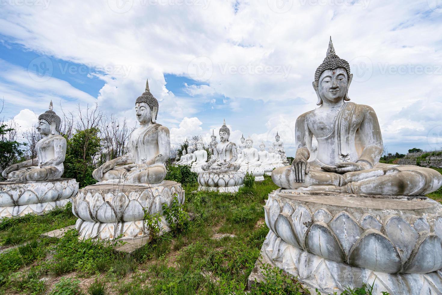 Bouddha blanc en Thaïlande photo