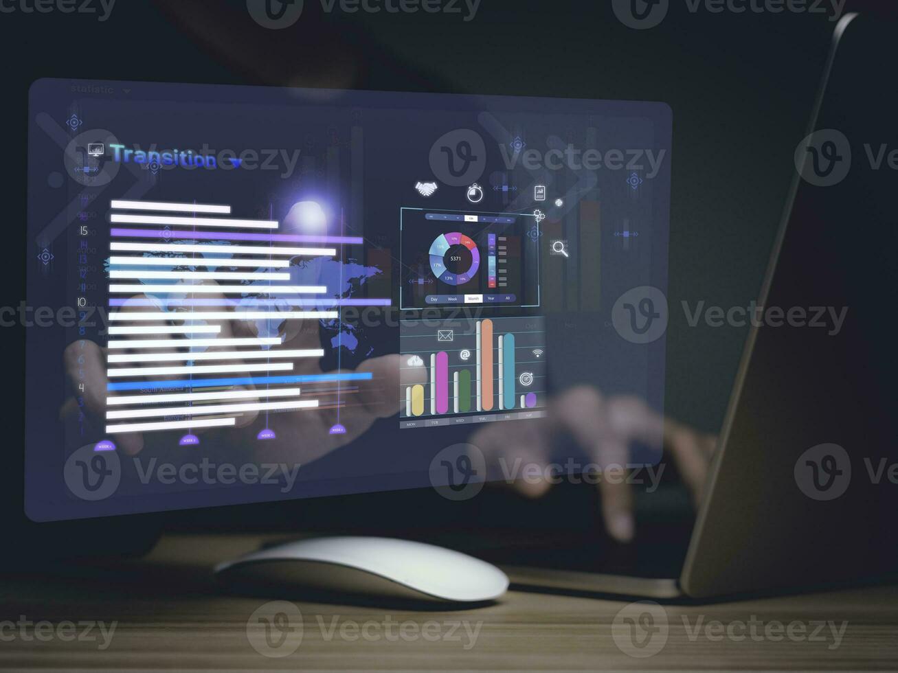 homme d'affaires travaillant avec un système d'analyse commerciale et de gestion de données sur ordinateur, gestion de documents en ligne et mesures connectées à la base de données. stratégie d'entreprise pour les finances, les opérations, les ventes. photo