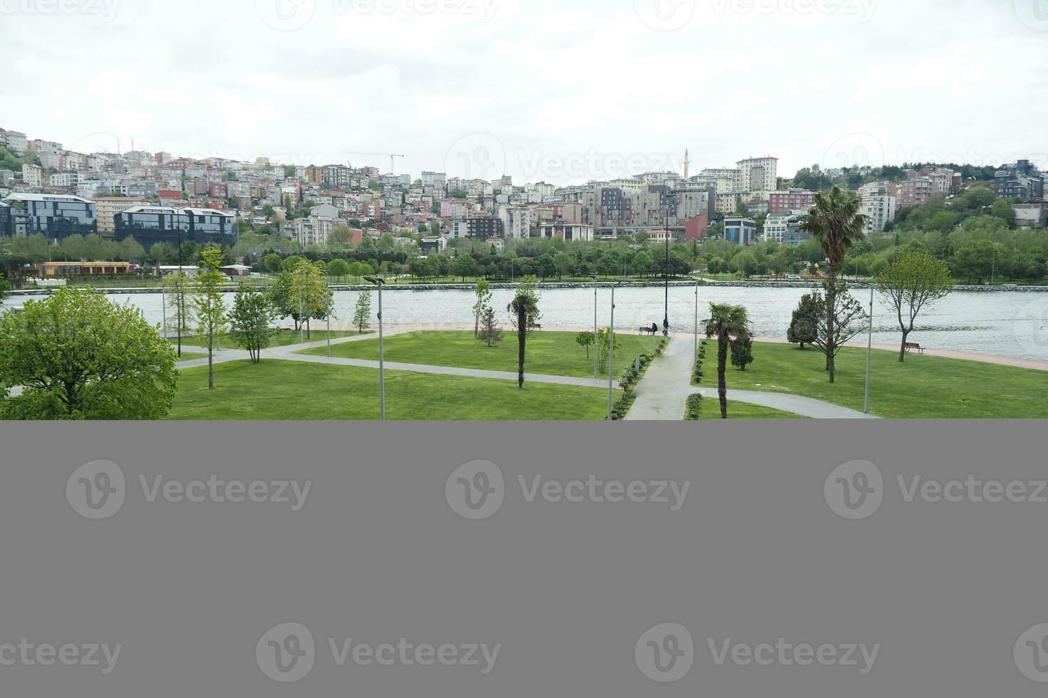 parcs de la ville avec promenade tôt le matin photo