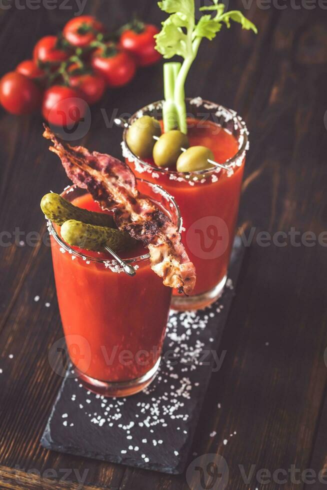 deux verres de bloody mary photo