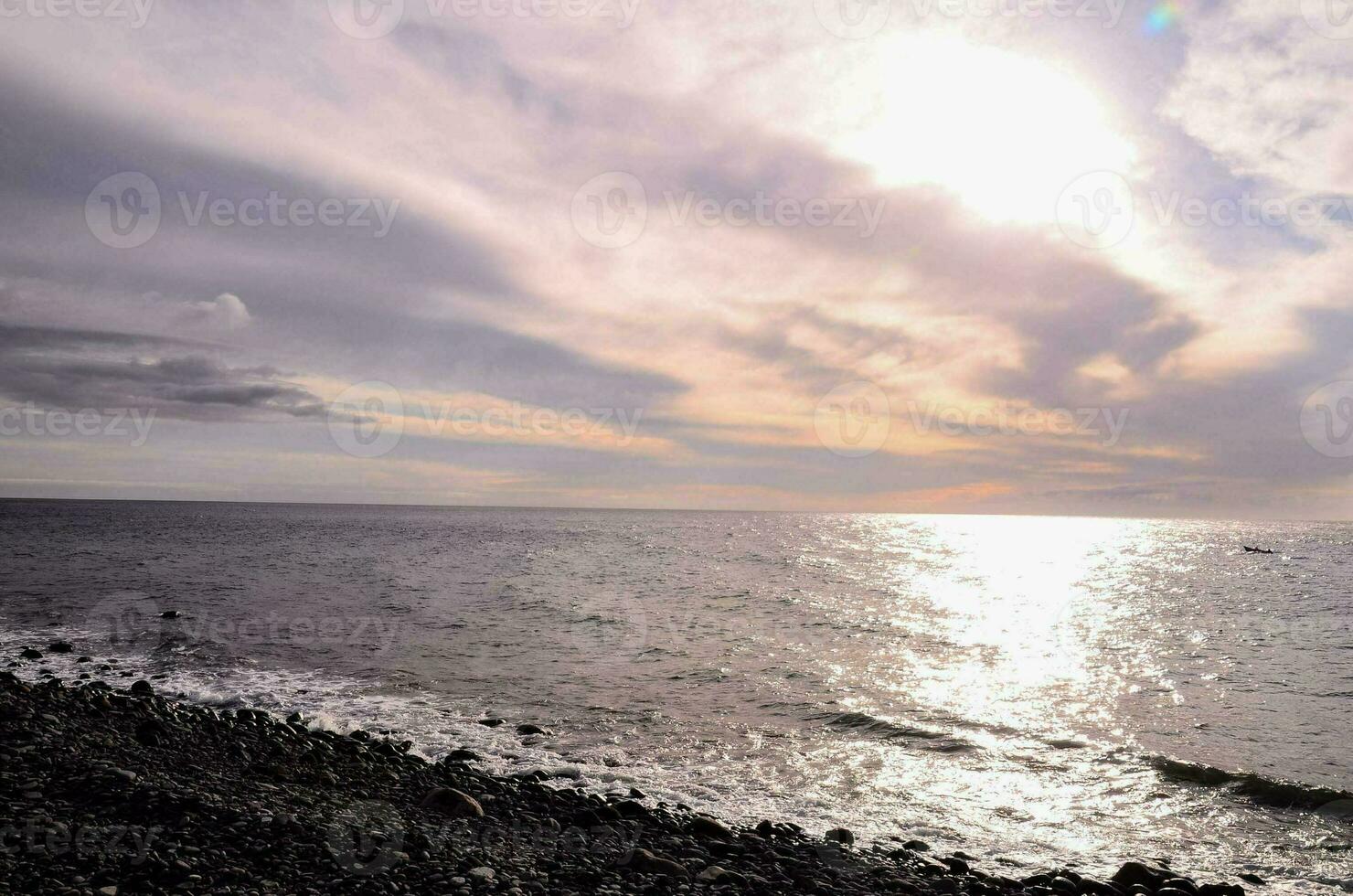 coucher de soleil sur l'océan photo