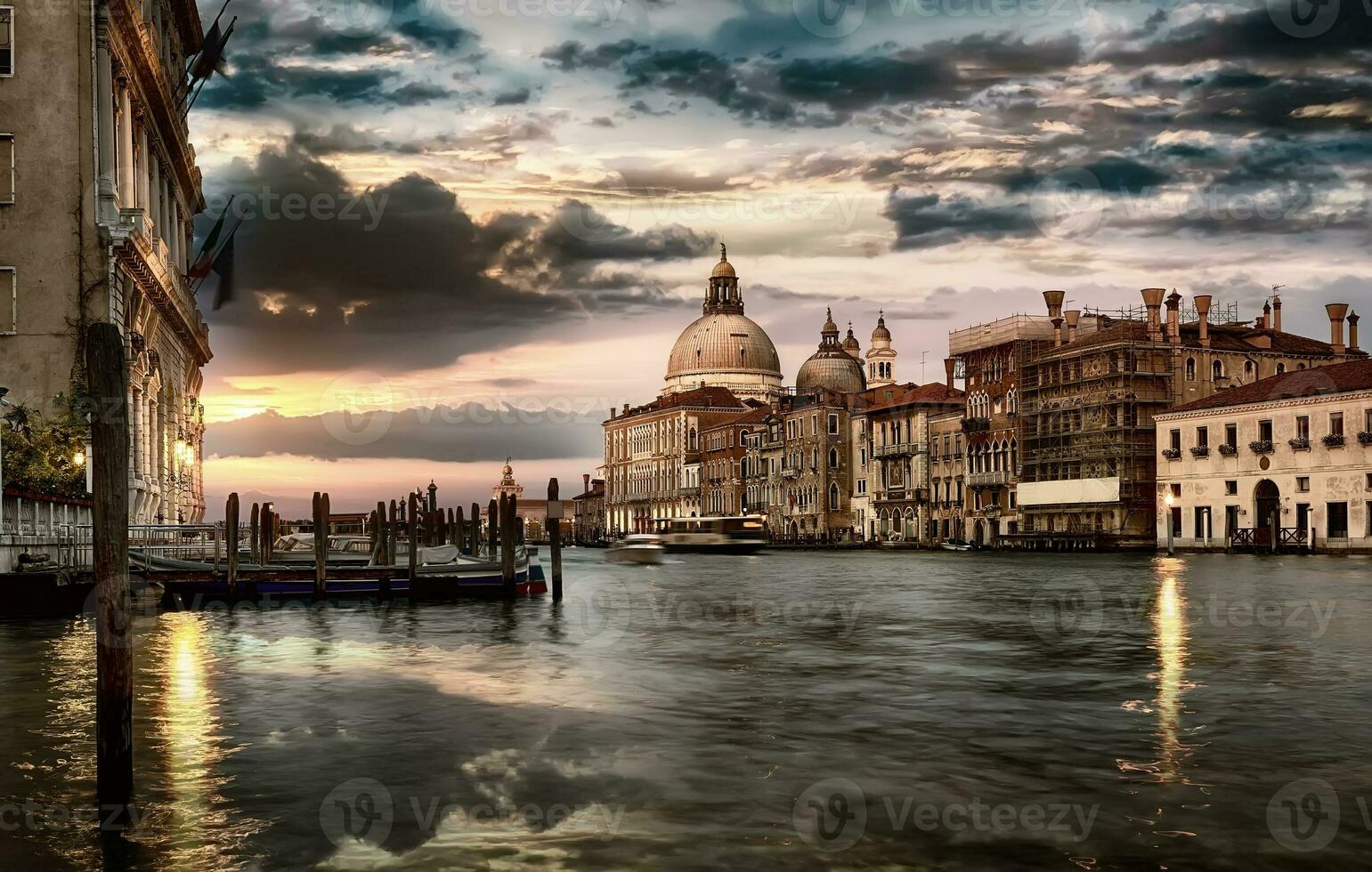 spectaculaire ciel dans Venise photo