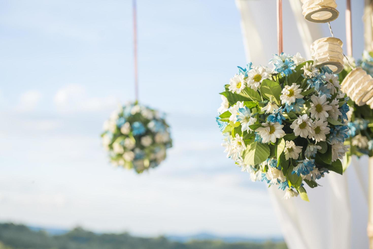 toile de fond de mariage avec décoration de fleurs et de mariage photo