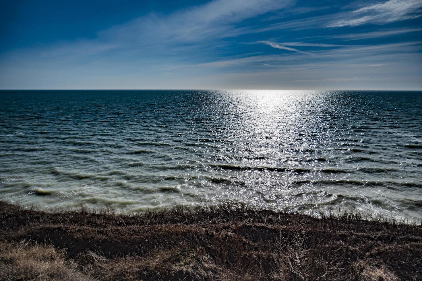 vue sur la falaise de la mer photo