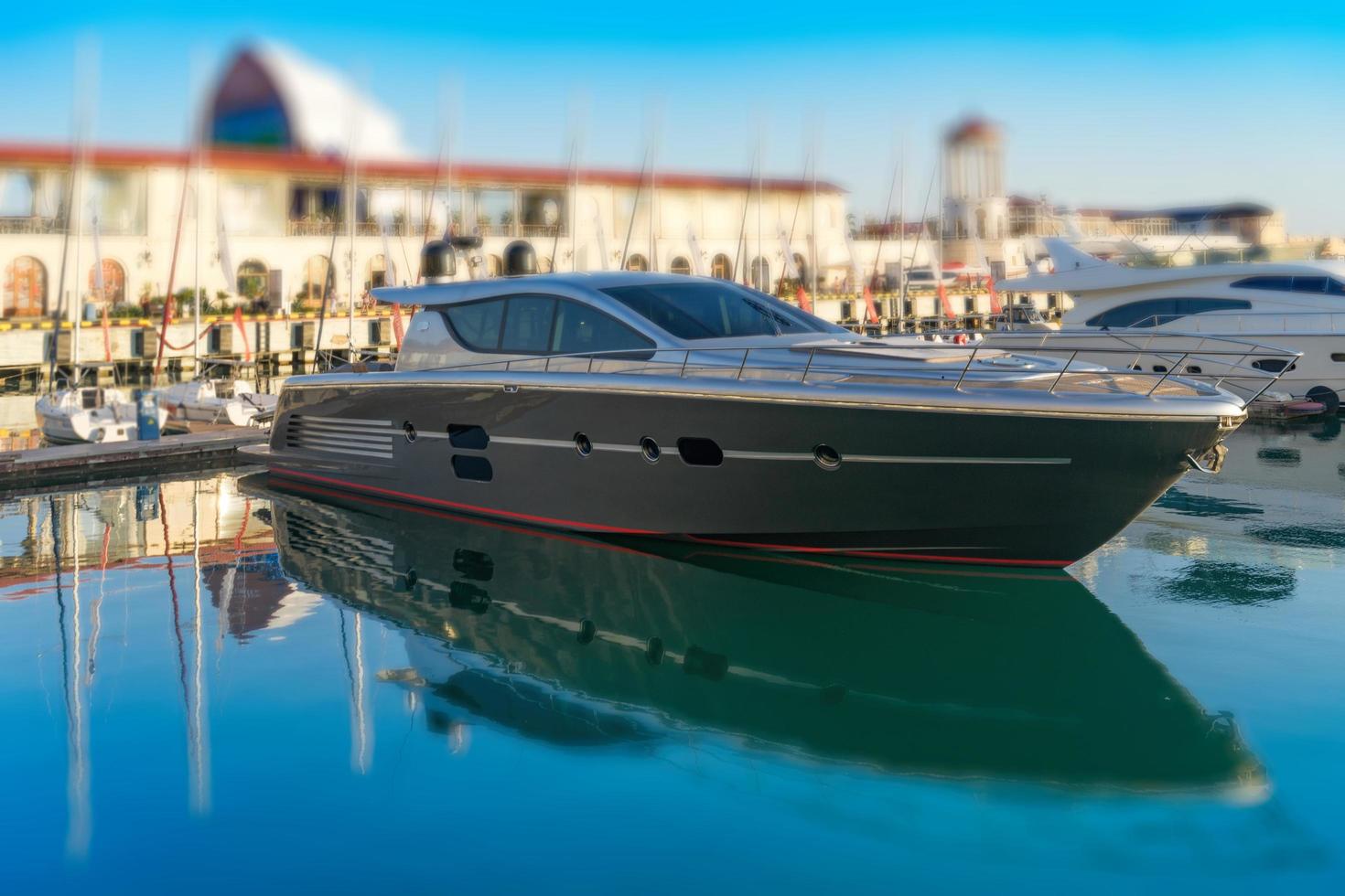 port de mer avec parking yacht photo
