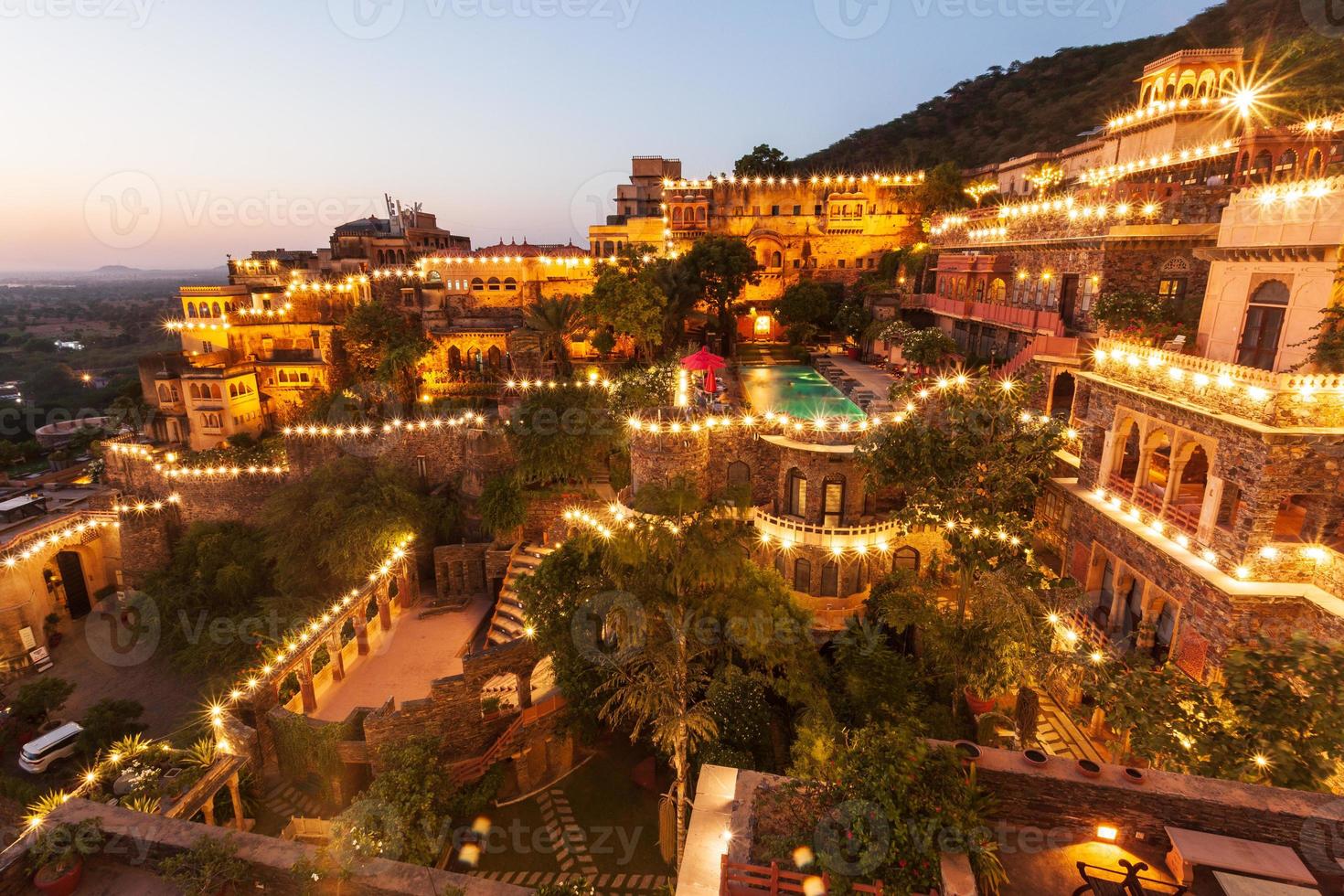 Neemrana fort au Rajasthan, Inde photo