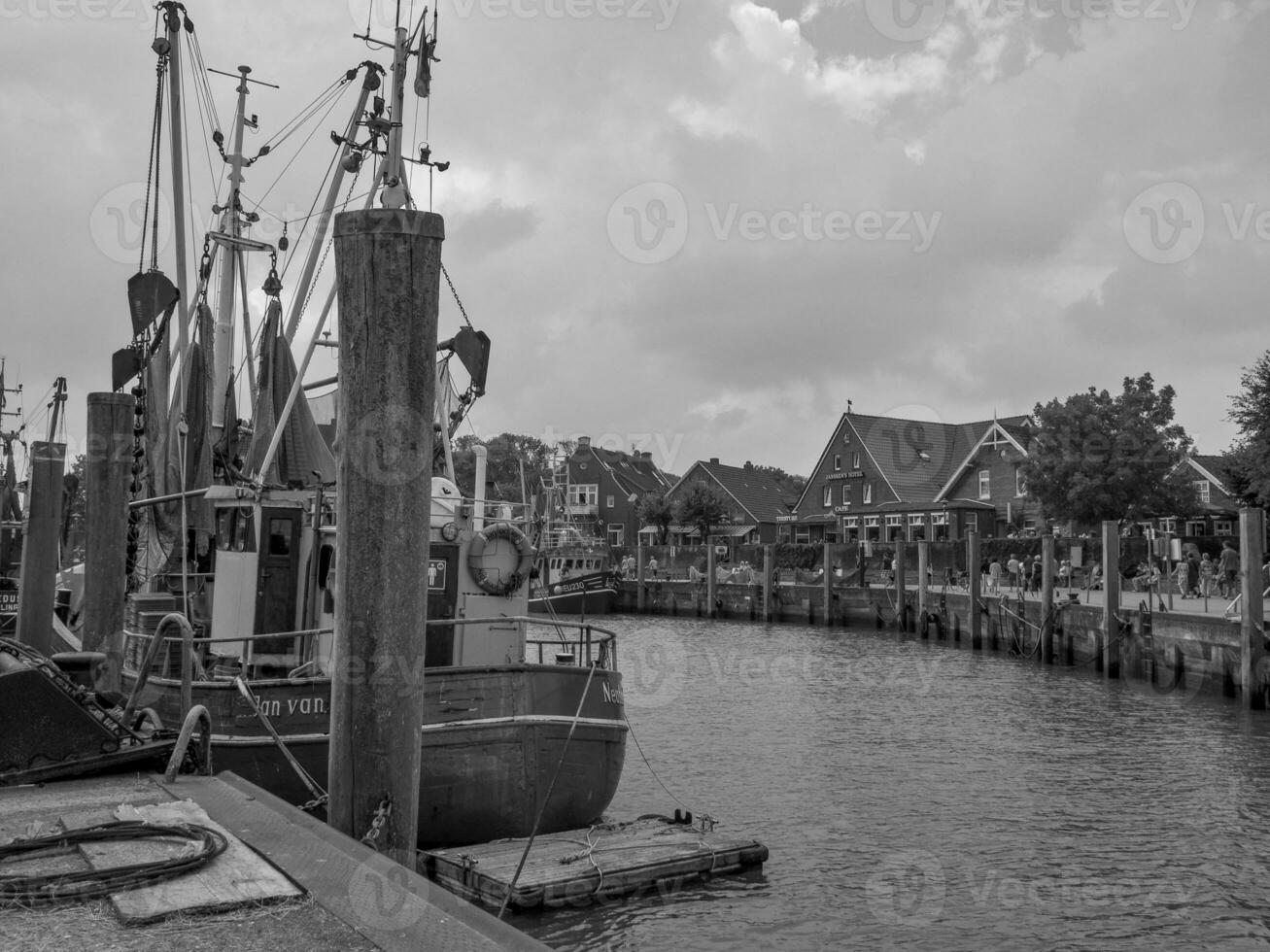 le port de neuharlingersiel photo