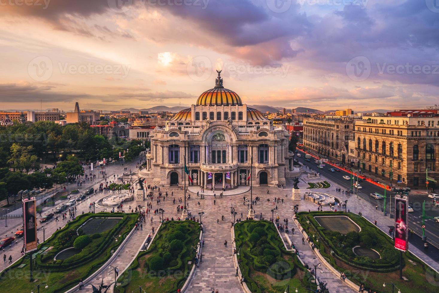 Palacio de bellas artes palais des beaux-arts à Mexico photo