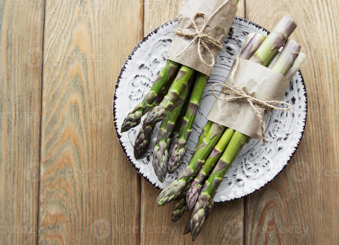 asperges vertes fraîches photo