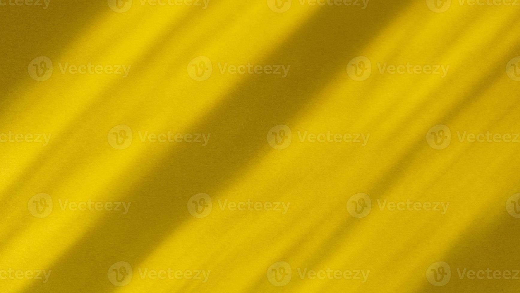 ombres diagonales sur papier jaune pastel. fond abstrait. stock photo. photo