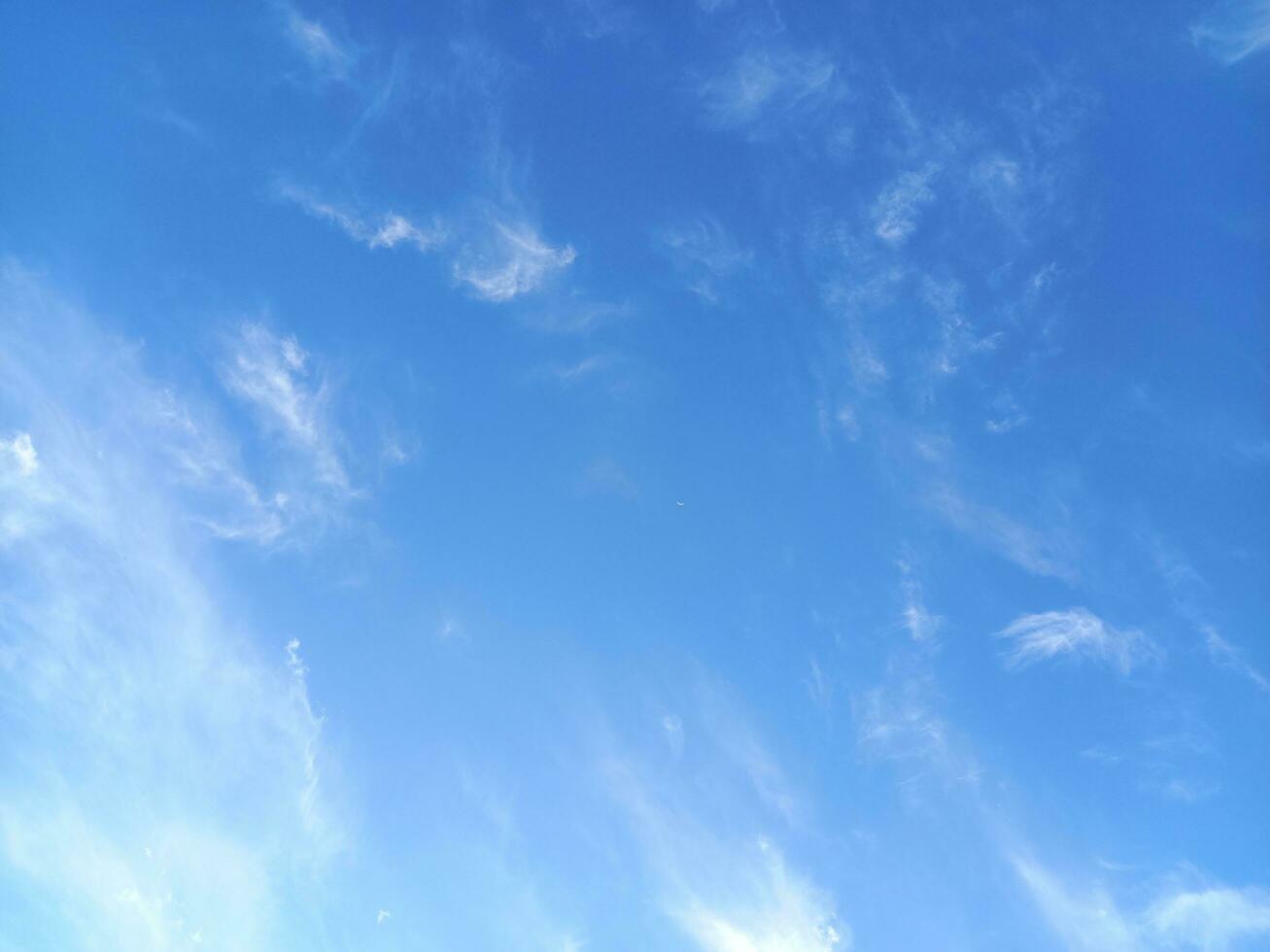 beau fond de ciel bleu photo