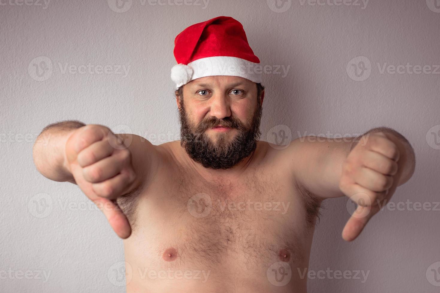 père noël barbu à moitié nu photo