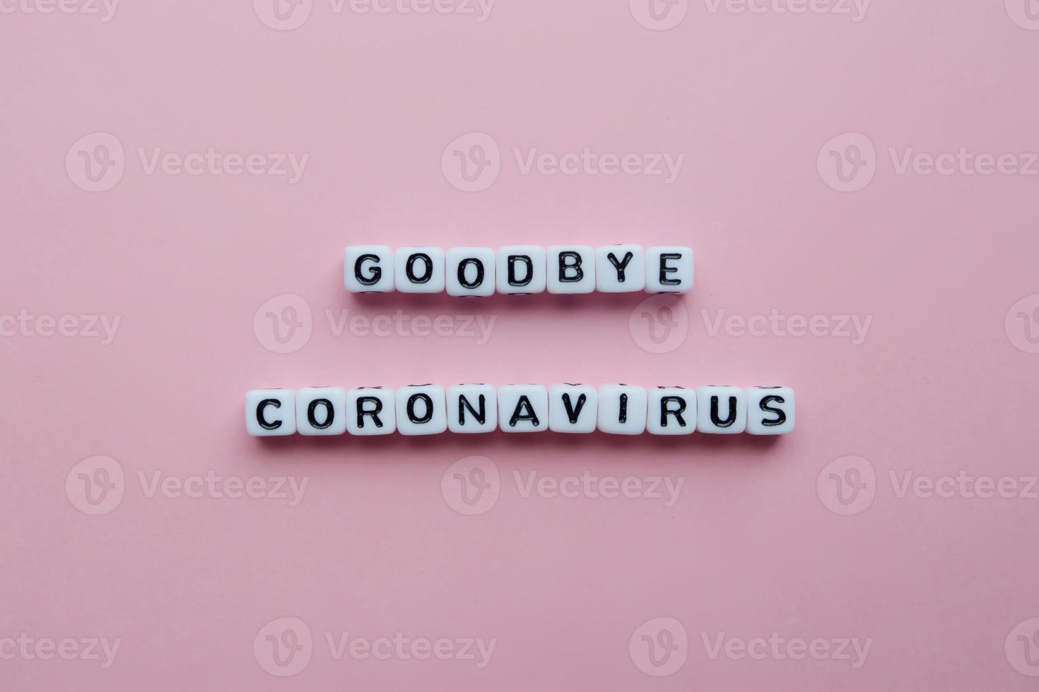 au revoir coronavirus, sur fond rose photo