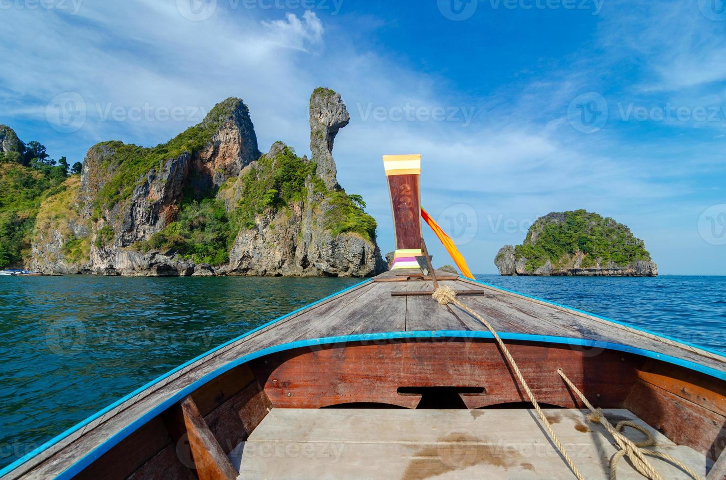 bateau en bois koh kai krabi thailande photo