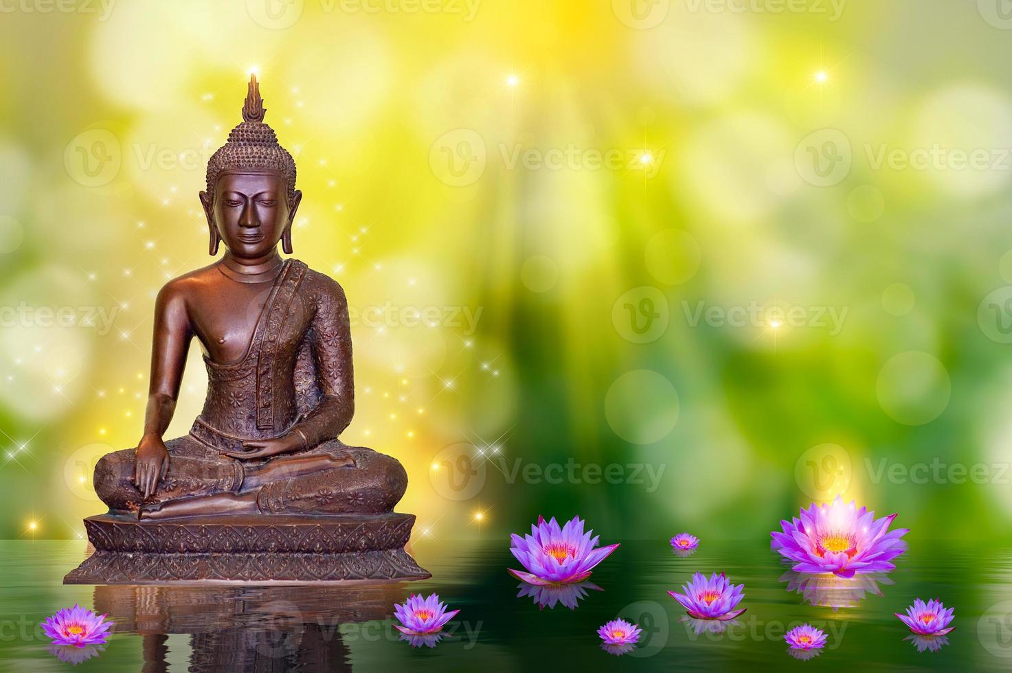 bouddha, statue, eau, lotus, bouddha, debout, sur, fleur lotus, sur, fond orange photo