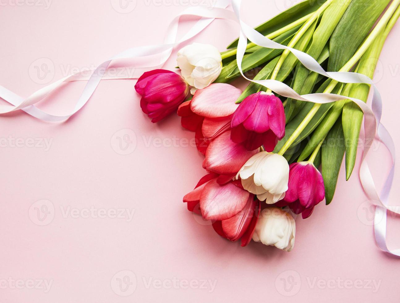 beau bouquet de tulipes photo