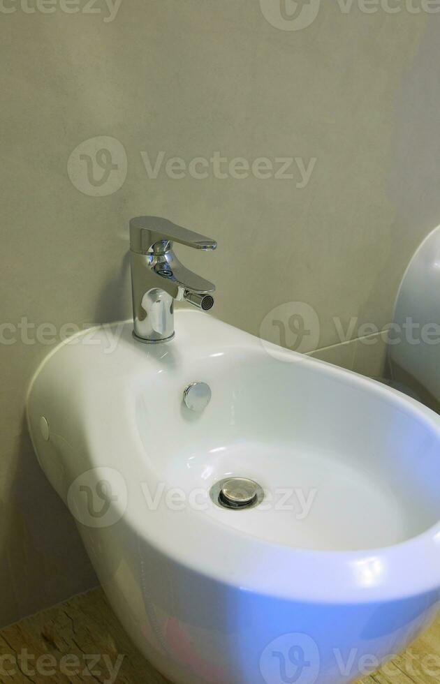 bidet dans le salle de bains photo