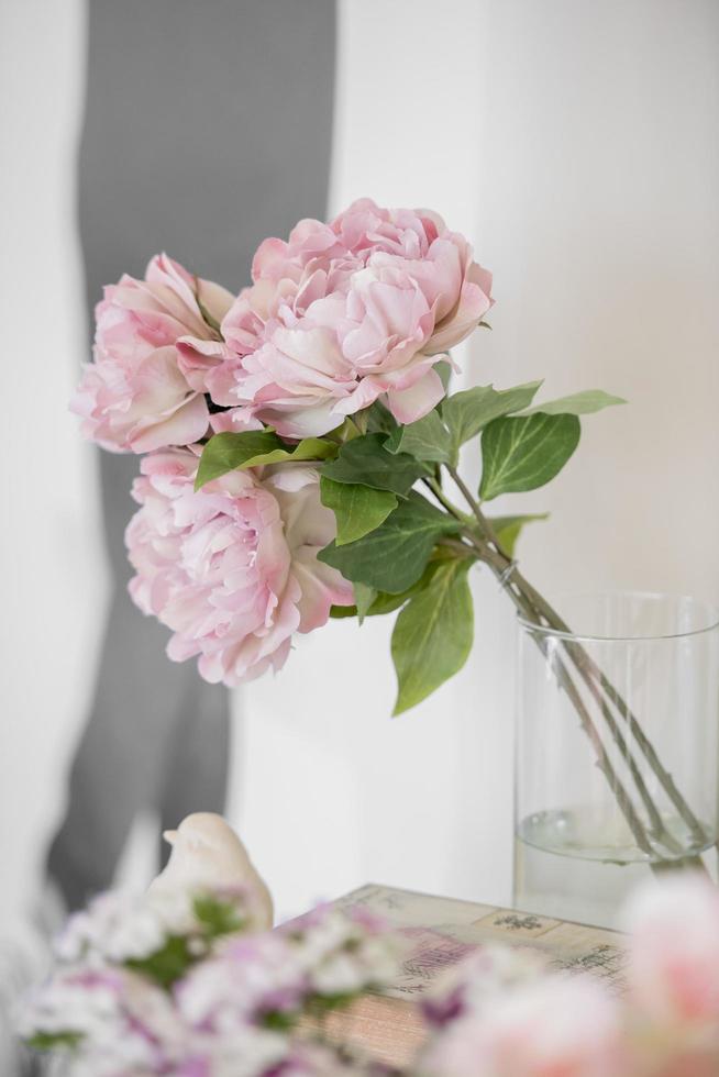 toile de fond de mariage avec décoration de fleurs et de mariage photo