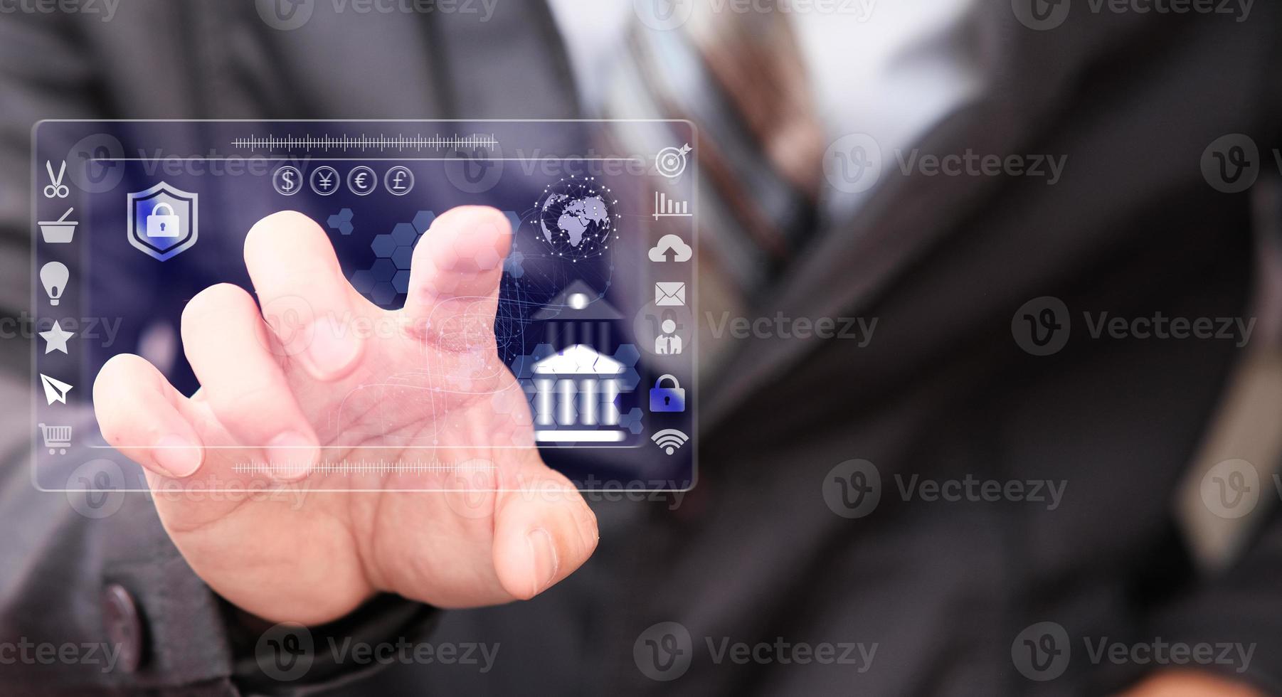 homme d'affaires touchant l'icône client connexion réseau mondiale sur écran virtuel photo