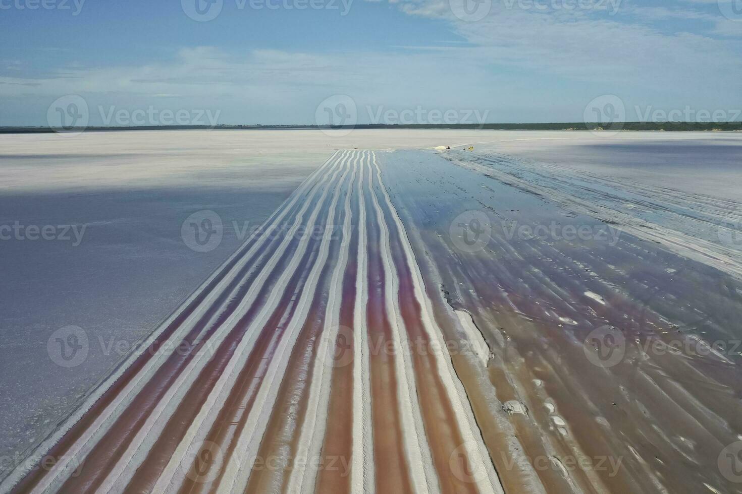 sel récolte dans sel lagune exploiter, salines grandes de hidalgo, la pampa, patagonie, Argentine. photo