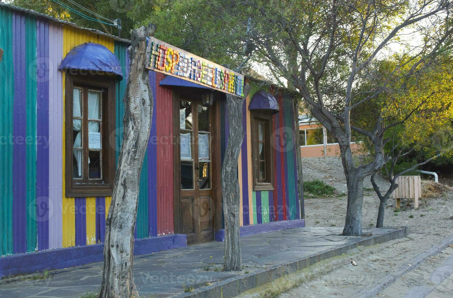 pittoresque typique construction dans le ville de puerto pyramides, péninsule valdés, chubut province, patagonie, Argentine. photo