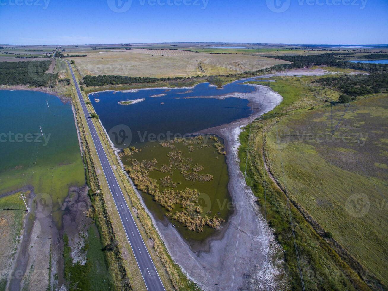 pampa lagune, aérien voir, la la pampa province, patagonie , Argentine. photo