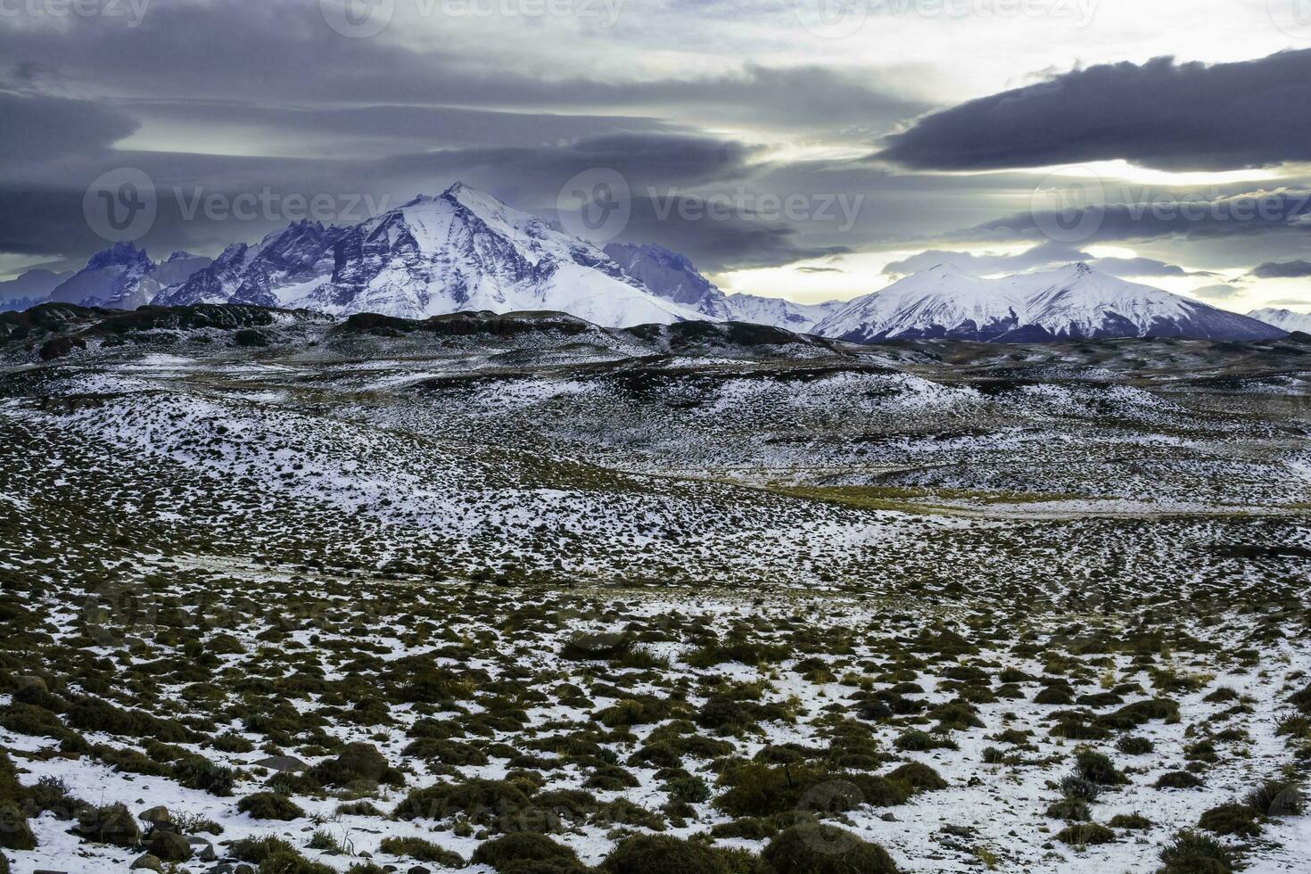 Montagne paysage environnement, torres del paine nationale parc, patagonie, Chili. photo