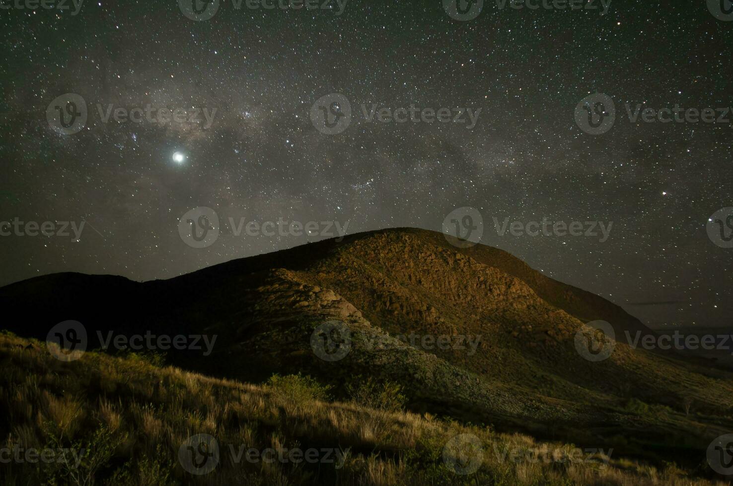 Lihue calel nationale parc, nuit paysage, la pampa, Argentine photo