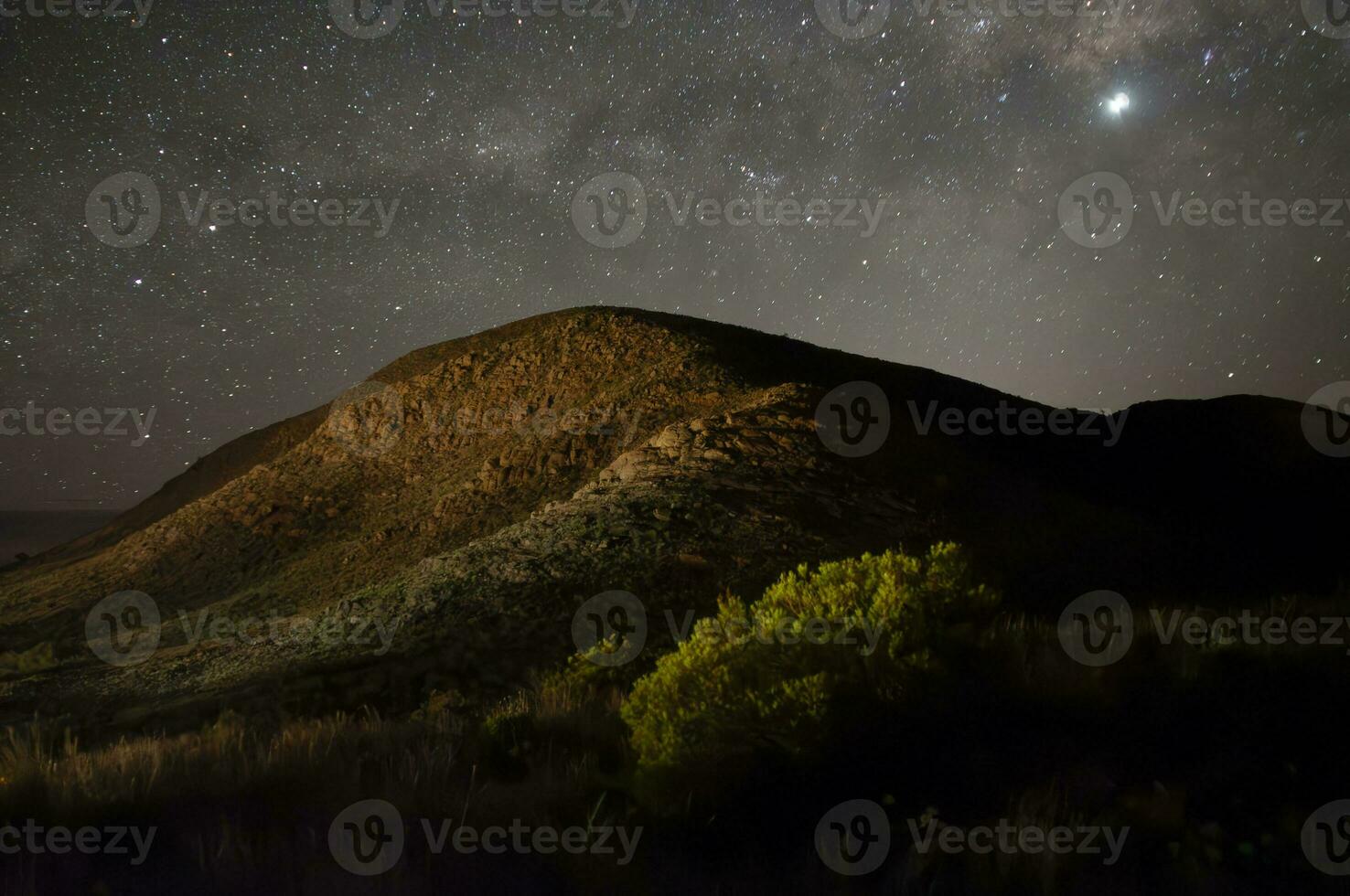 Lihue calel nationale parc, nuit paysage, la pampa, Argentine photo